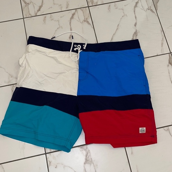 NWOT Tommy Hilfiger color Block Shorts - Picture 1 of 6